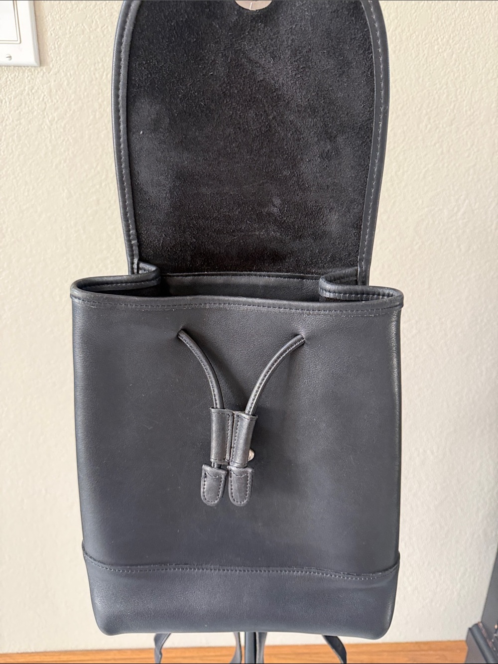 Vintage Coach Daypack Black Backpack - Picture 4 of 11